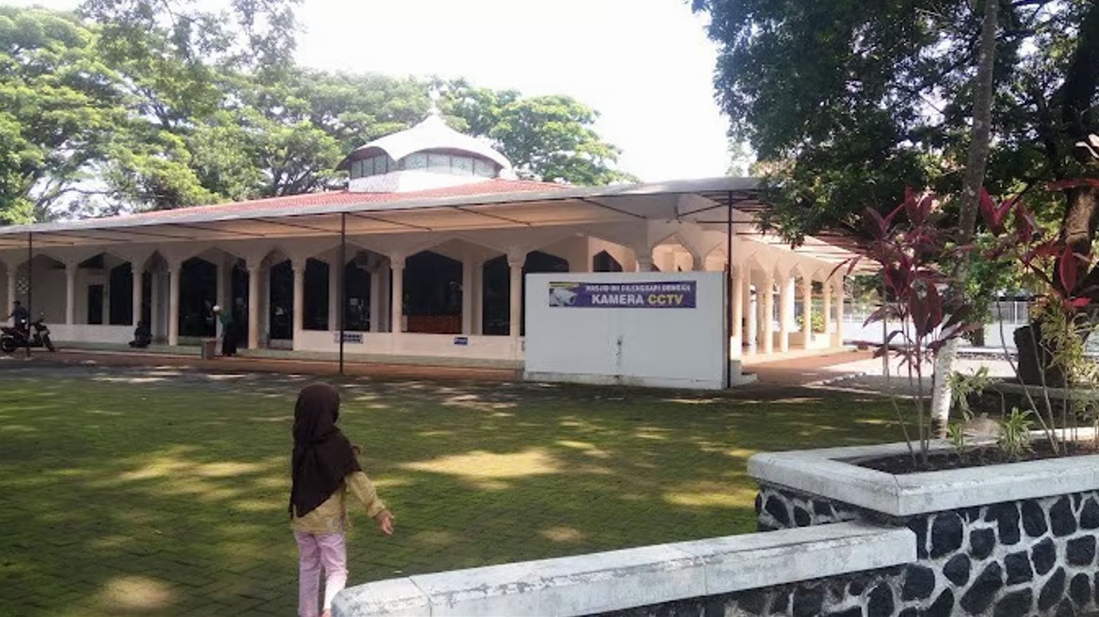 Foto Tentang Masjid Nur Iman